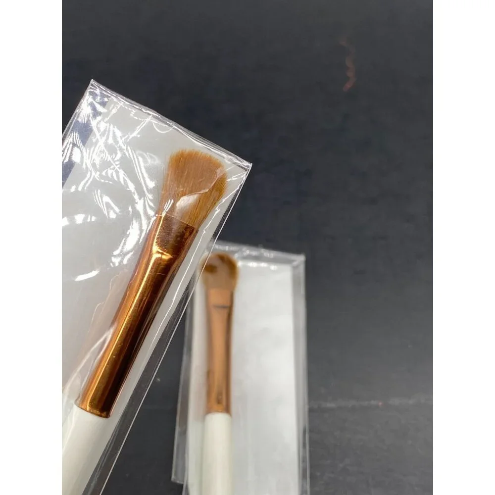 2 Origins Eyeshadow Placement Brush